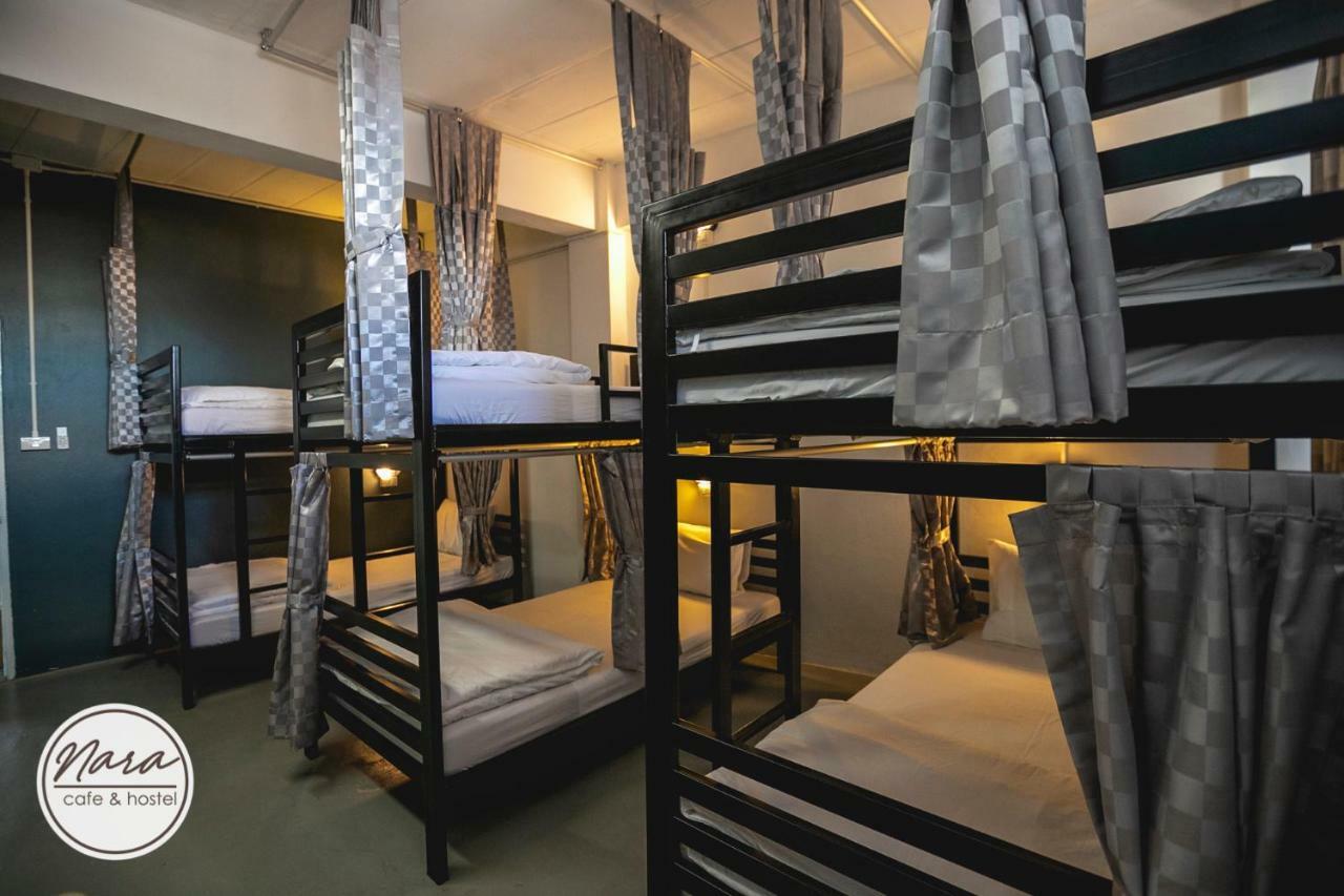 Nara Cafe And Hostel Bangkok Exterior photo